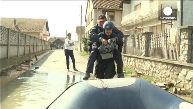 Sırbistan'da sel suları çekiliyor