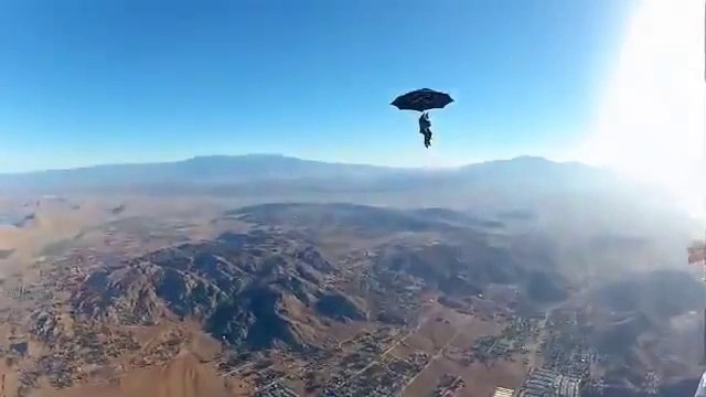 Gökyüzünden Şemsiye İle İnanılmaz Atlayış