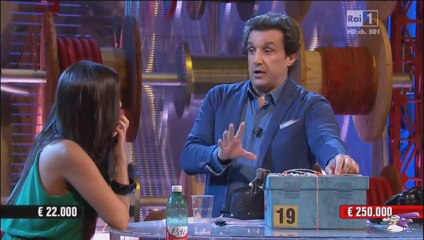 Flavio Insinna ed il teatro: citazione ad Affari Tuoi