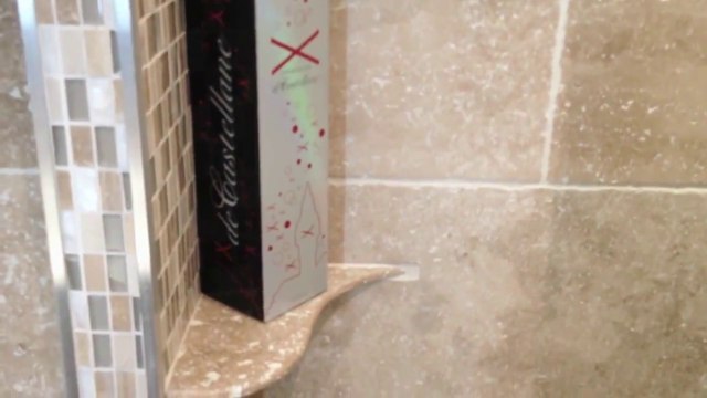 Sud'Azur Rénovation Multi-services. salle de bain .Pierre de Travertin sur Carry-le-Rouet.