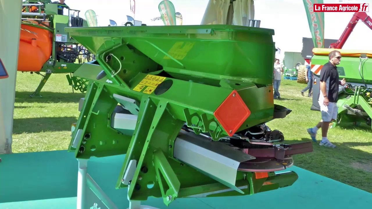 Fertilisation : Amazone monte une trémie par emboutissage