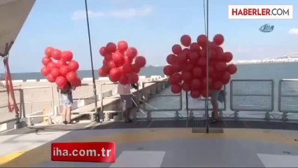 Ünlü Greenpeace Gemisi İzmir'e Yanaştı