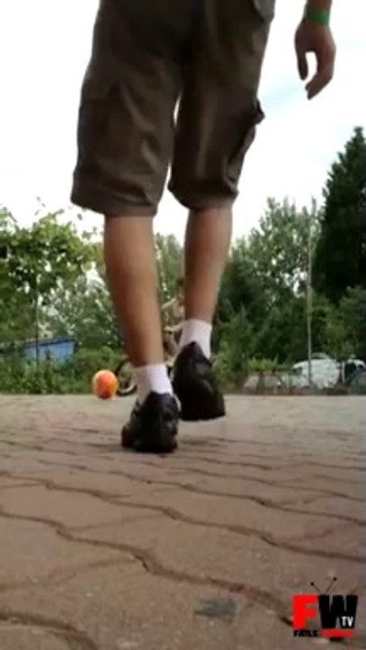 Little Bro Faceplant - Fails World