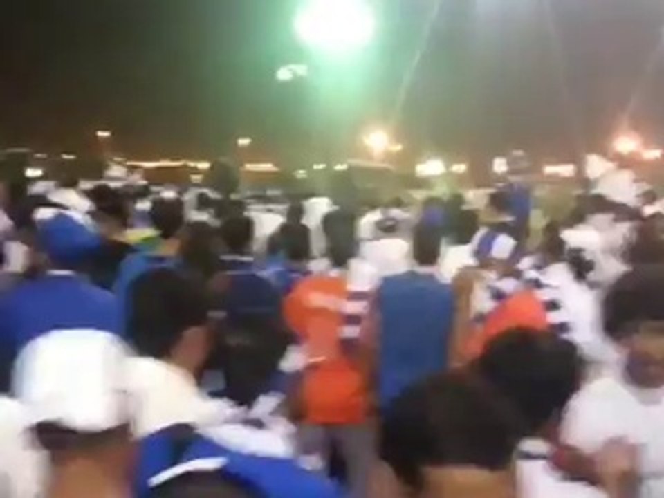لعيون - - الاتي - - العين يبكي