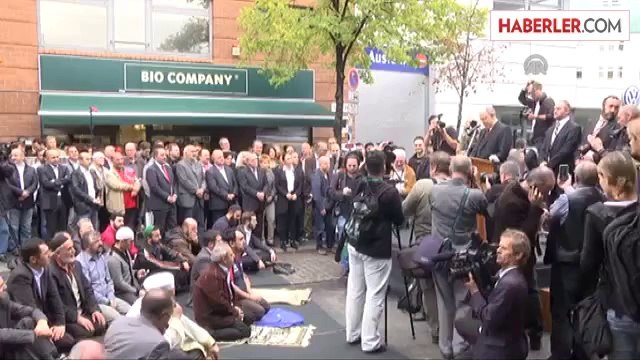 Almanya'daki Müslümanlardan cami yangınlarına ve IŞİD'e tepki (2) -