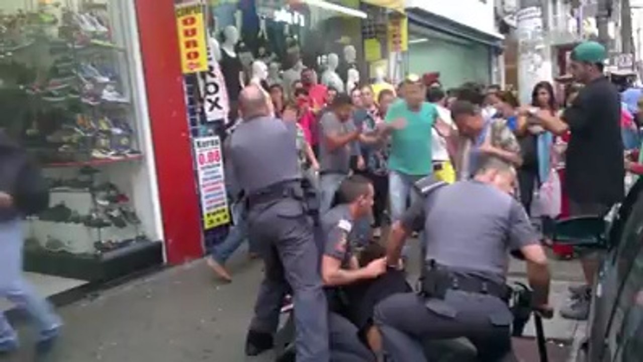 Policial de Sp atira na cabeça de vendedor