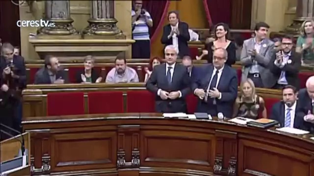 El Parlament aprueba la ley para que Mas convoque la consulta