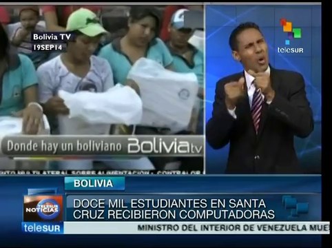 Bolivia entrega 12 mil computadoras a estudiantes de secundaria