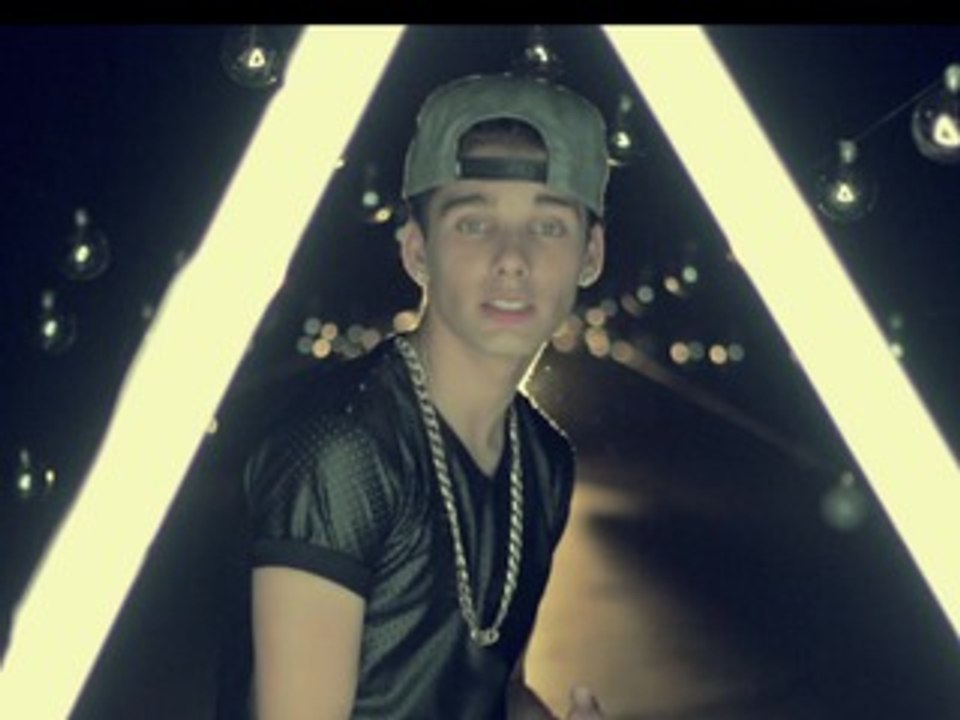 Dyllan Murray feat. Sean Kingston - Boom Boom