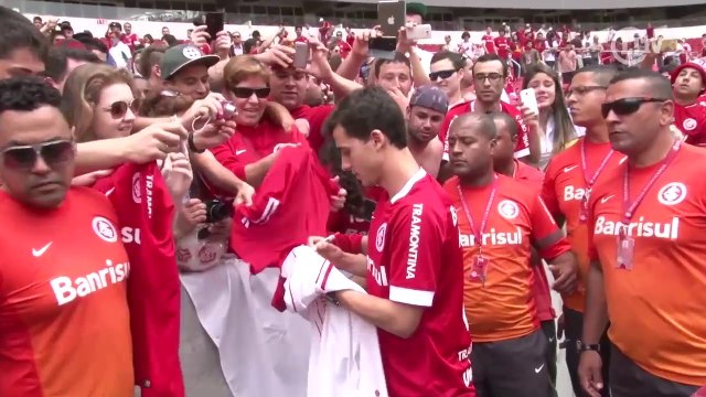 Nilmar volta para os braços dos colorados em grande estilo