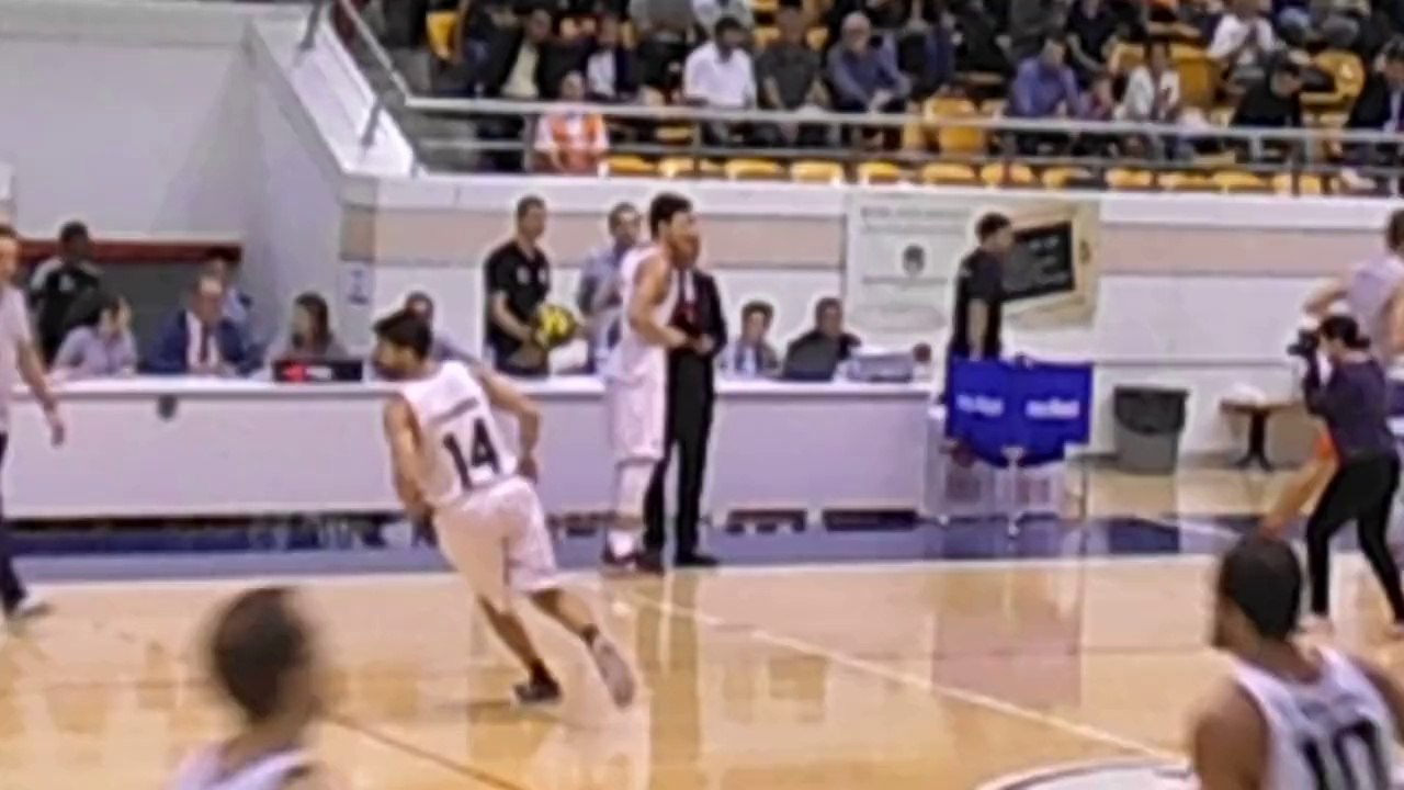 Caner Erdeniz'e plaket verildi.19 Eylül 2014 - Prof. Dr. Rüştü Yüce Turnuvası