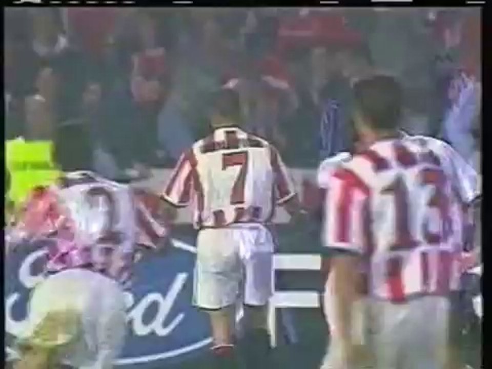 2000.10.25: Olympiakos CFP 1-0 Valencia CF (Resumen)