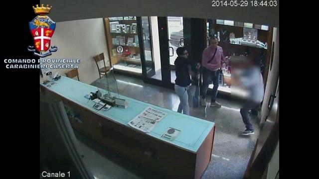 Casal di Principe (CE) - Rapina alla gioielleria Coppola, arrestato 31enne (20.09.14)