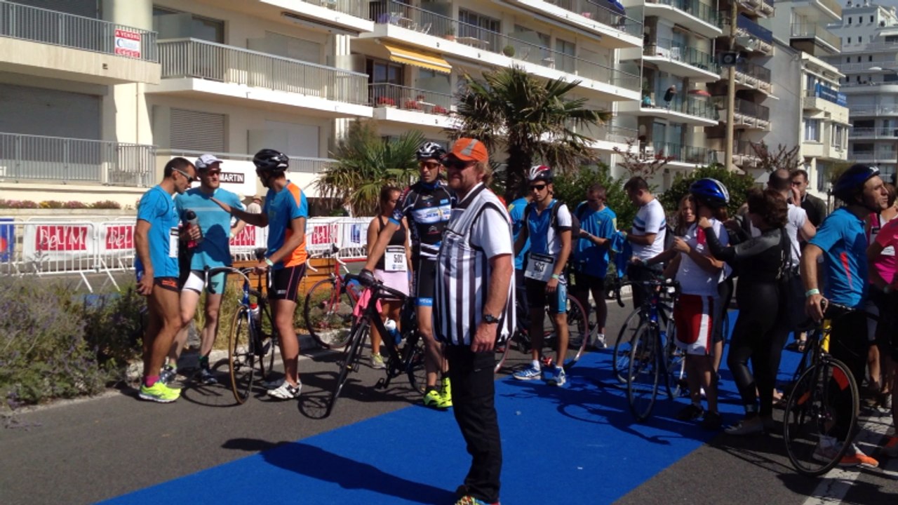 Triathlon : avant le départ dans le parc à vélos