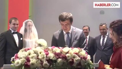 Bakan Zeybekci, nikah şahitliği yaptı -