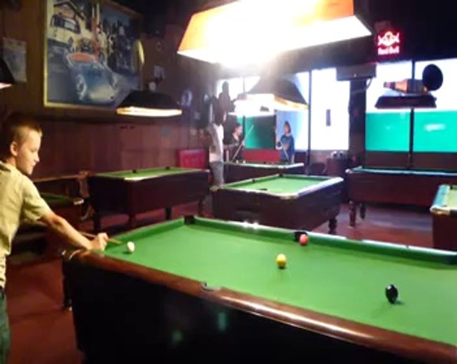 Juillet 2014 Paul au billard