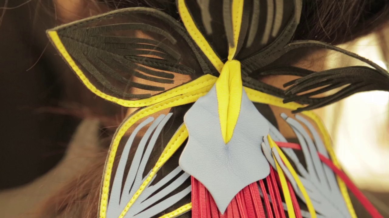 Les cheveux du défilé Fendi par Sam McKnight