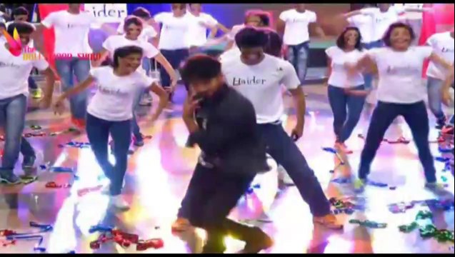 BOLLYWOOD BULLETIN | Kangana Ranaut Suffers Wardrobe Malfunction for Karan | 19th September 2014