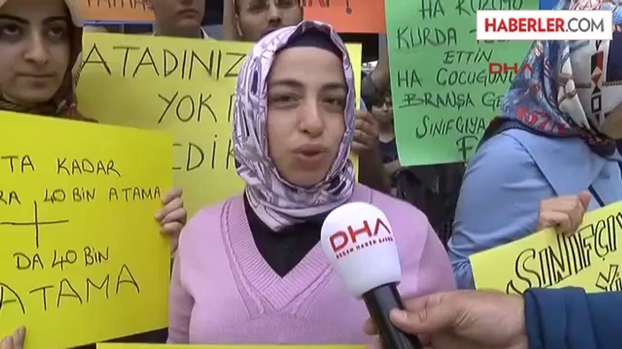 Atanamayan Öğretmenler Eylem Yaptı