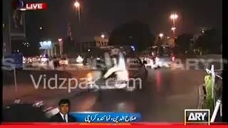Imran Khan V.VIP Protocol in Karachi