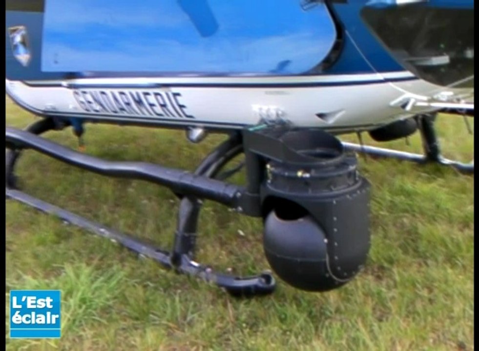 Dans l'hélicoptère de la gendarmerie