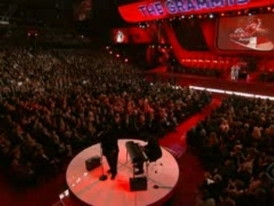 Gnarls Barkley - Crazy (Live Awards 07)