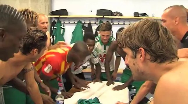 La joie du vestiaire après RC Lens-ASSE (0-1)