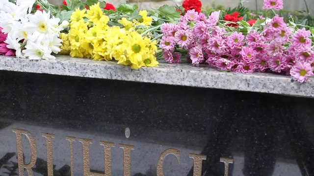 Grup Yorum ~ Bize Ölüm Yok