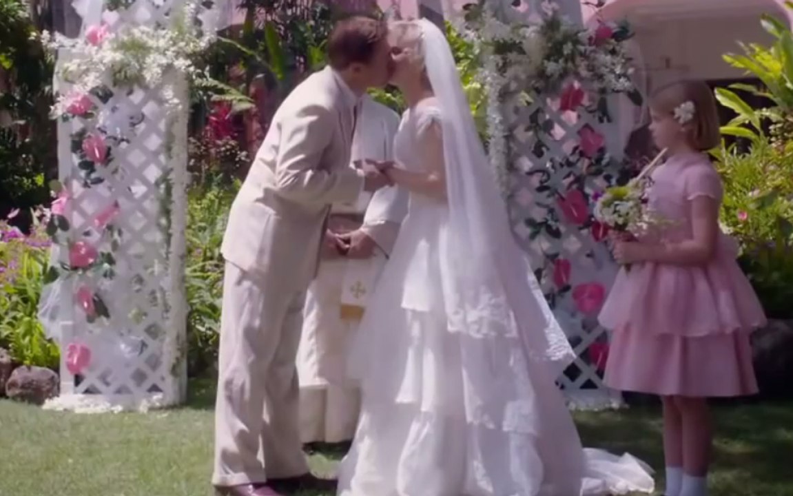 Big Eyes Official Trailer