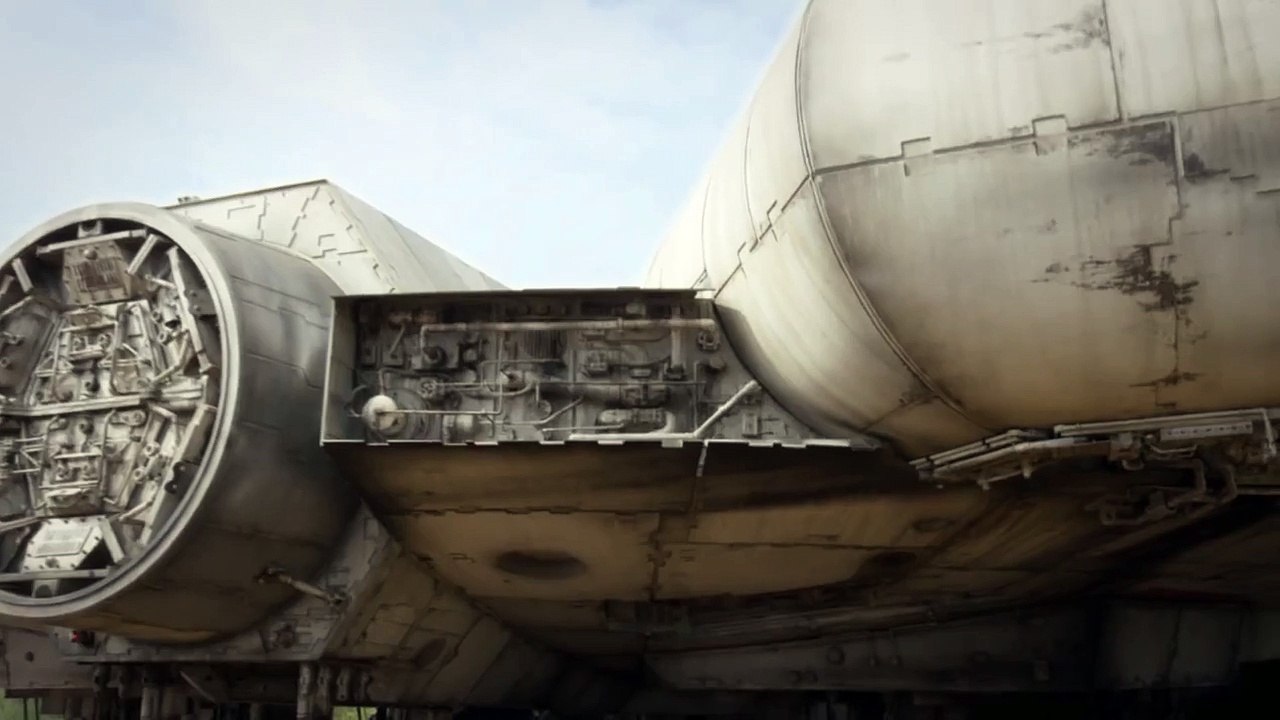 JJ Abrams dévoile le Faucon Millenium !!