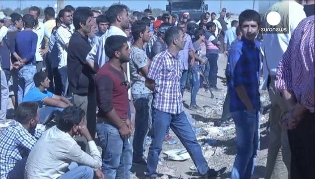 100 тысяч сирийских беженцев перешли на территорию Турции