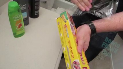 TOP 10 BATHROOM PRANKS - HOW TO PRANK