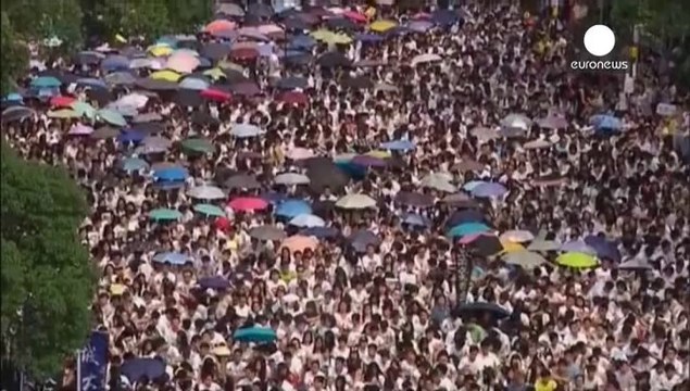 Гонконг: тисячі студентів страйкують проти утисків демократії з боку Пекіна