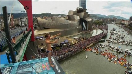 Images impressionnantes du championnat de plongeon à Bilbao