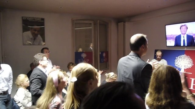 Applaudissements à la fédération UMP du 92 pour le discours de Nicolas Sarkozy
