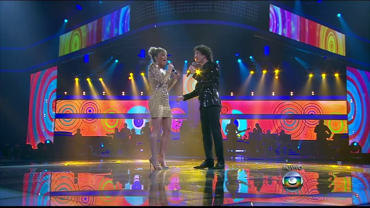 Sam Alves canta com Claudia Leitte na Final: 'Honrado em cantar com ela' HDTV 720p
