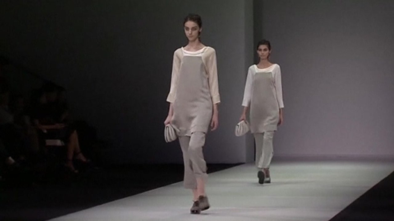 Armani picks beach colours for his new collection