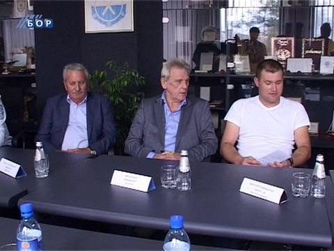 Nagrađeni najbolji izvođači na projektu Nova topionica RTB-a Bor, 22. septembar 2014. (RTV Bor)