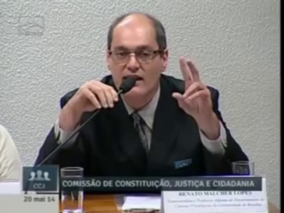 Neurocientista Renato Malcher falando sobre a maconha no Senado