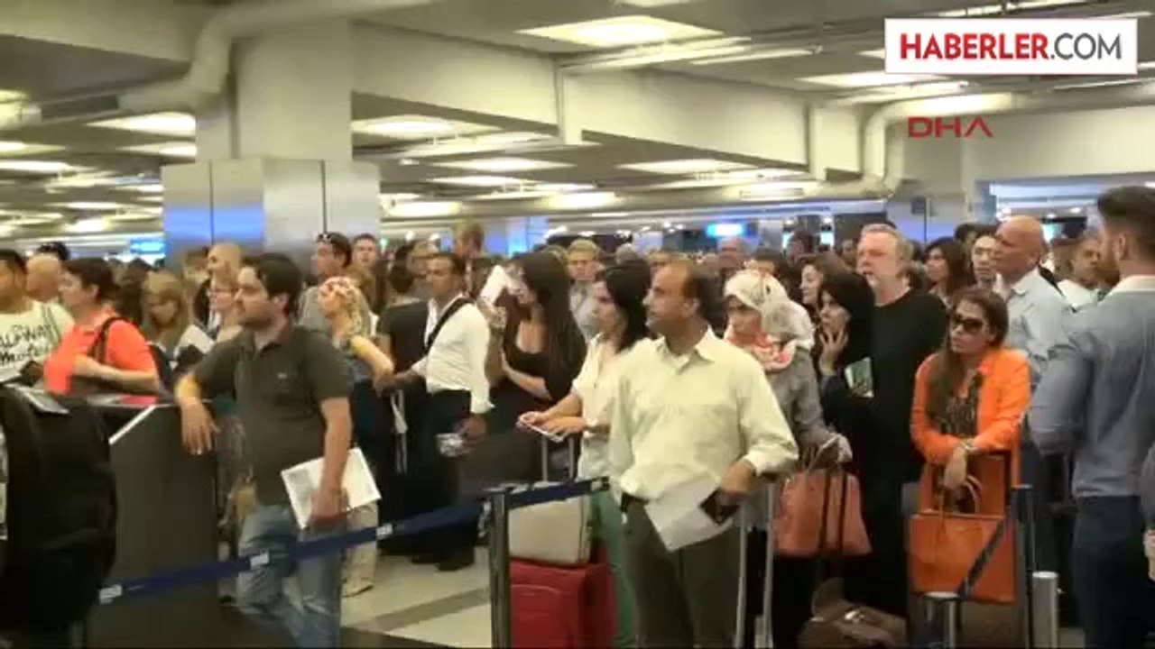 Havalimanındaki POLNET Arızası Yoğunluğa Neden Oldu