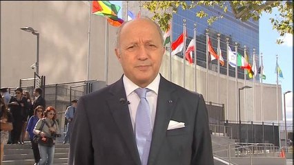 Fabius: "Faire face aux terroristes sans se laisser impressionner"