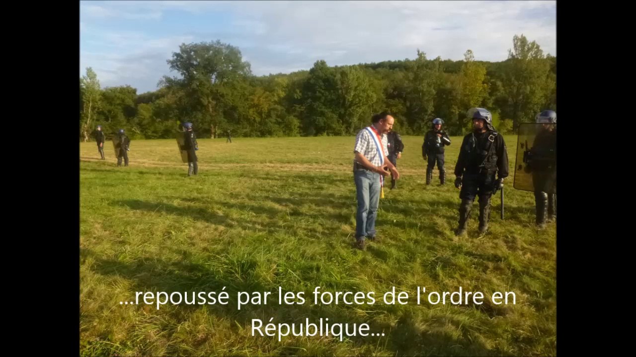 "Mort aux vaches folles! Aux pesticides et aux nitrates!"