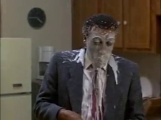 Esse cara tá tendo um dia de cão -  Apartment Victim Legendado