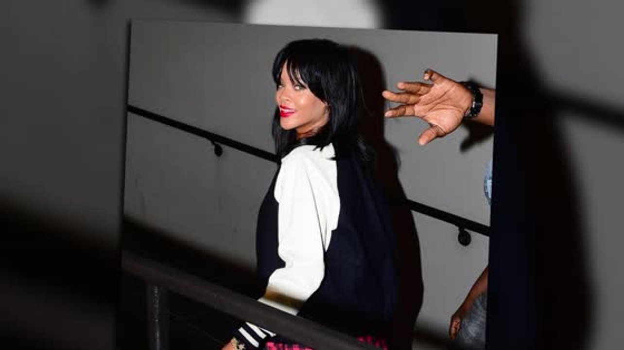 Rihanna lächelt trotz des Nacktfoto-Skandals weiter