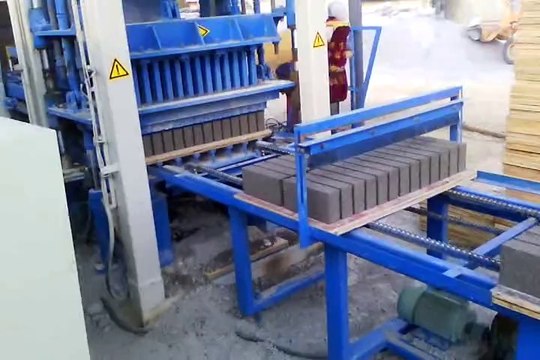 fly ash brick making machine in india price for QT4-15 automatic brick machine at Malaysia