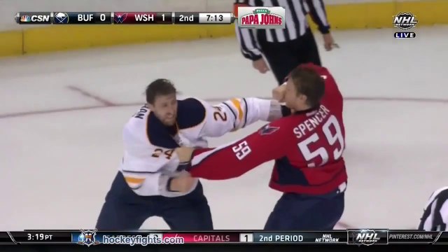 Grosse bagarre en Hockey : Tyson Strachan vs Tim Spencer Sep 21, 2014