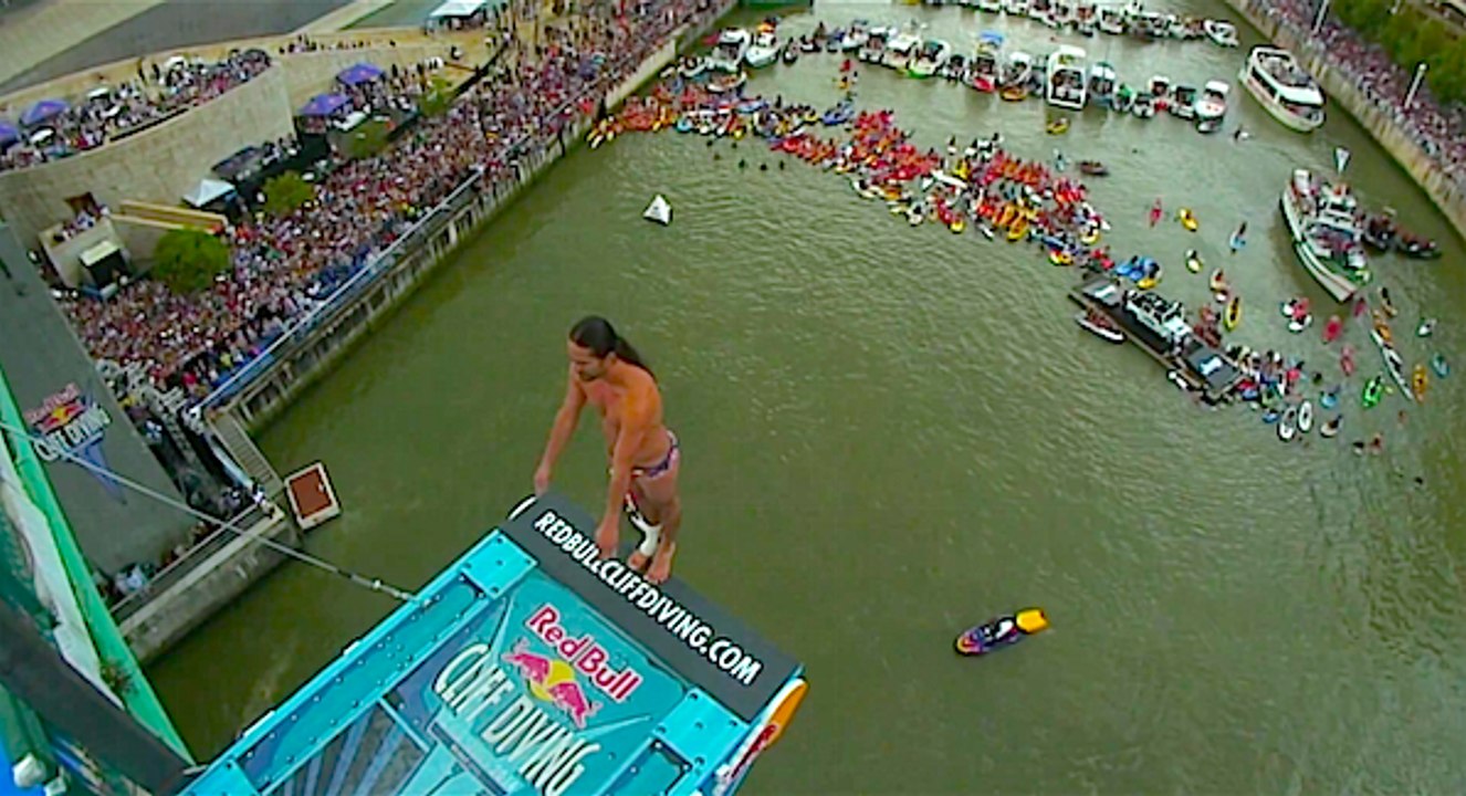 Red Bull Cliff Diving World Series 2014 – Artem Silchenko wins penultimate Tourstop in Bilbao, Spain