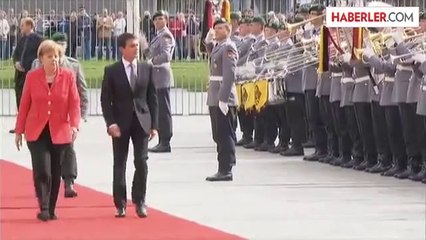Fransa Başbakanı Almanya'ya Reform Progmını Anlattı
