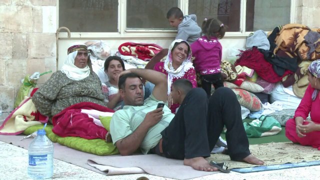 Syrian Kurds seek refuge in Turkey