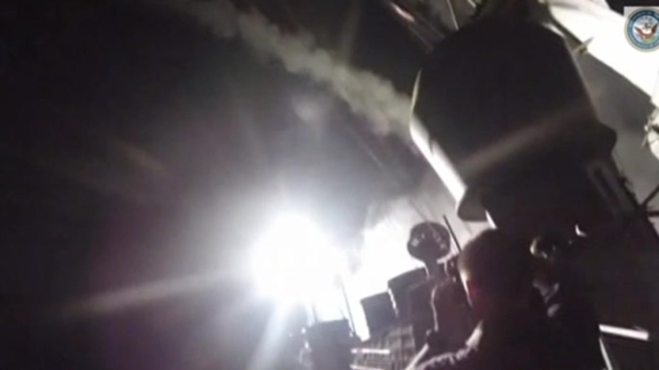 U.S., backed by Arab allies, launches first strikes on Islamic State fighters in Syria